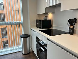 Modern 2 bed With Parking - Grand Exchange Bracknell