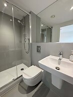 Modern 2 bed With Parking - Grand Exchange Bracknell