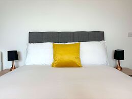 Modern 2 bed With Parking - Grand Exchange Bracknell