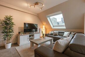 Spacious 3-bedroom Apartment in Oostende