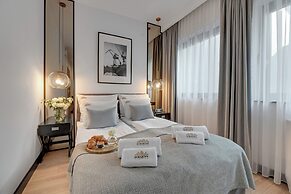 Deo Plaza by Downtown Apartments