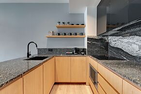 Deo Plaza by Downtown Apartments