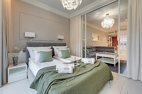 Deo Plaza by Downtown Apartments