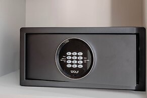 Deo Plaza by Downtown Apartments