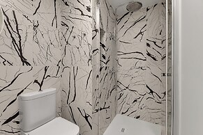 Deo Plaza by Downtown Apartments