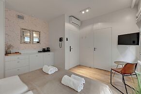 Deo Plaza by Downtown Apartments