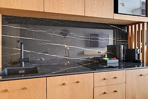 Deo Plaza by Downtown Apartments