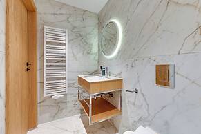 Deo Plaza by Downtown Apartments