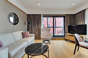 Deo Plaza by Downtown Apartments