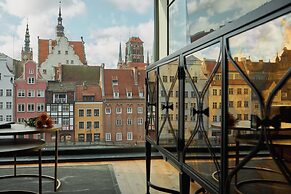 Deo Plaza by Downtown Apartments