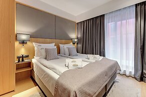 Deo Plaza by Downtown Apartments