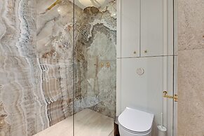 Deo Plaza by Downtown Apartments