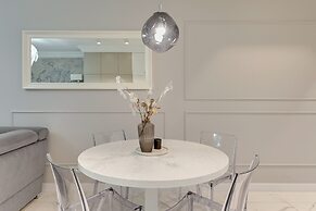 Deo Plaza by Downtown Apartments