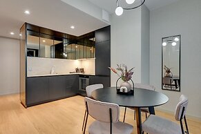 Deo Plaza by Downtown Apartments