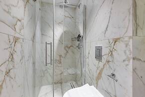 Deo Plaza by Downtown Apartments