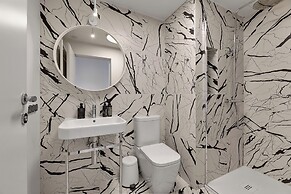 Deo Plaza by Downtown Apartments