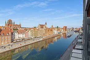 Deo Plaza by Downtown Apartments