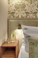 Deo Plaza by Downtown Apartments