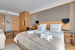 Deo Plaza by Downtown Apartments