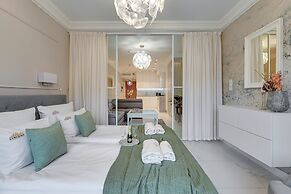 Deo Plaza by Downtown Apartments