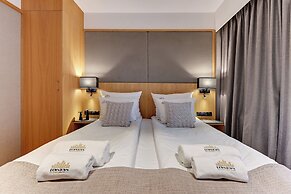 Deo Plaza by Downtown Apartments