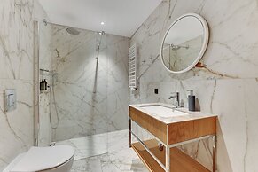 Deo Plaza by Downtown Apartments