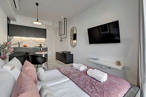 Deo Plaza by Downtown Apartments