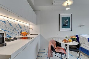 Deo Plaza by Downtown Apartments