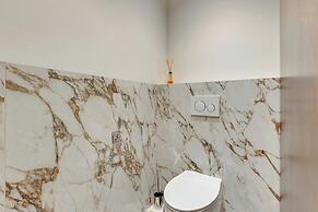 Deo Plaza by Downtown Apartments