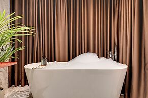 Deo Plaza by Downtown Apartments