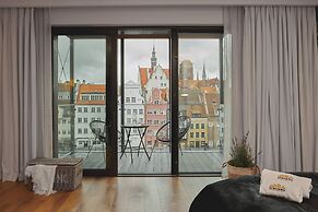 Deo Plaza by Downtown Apartments