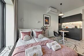 Deo Plaza by Downtown Apartments