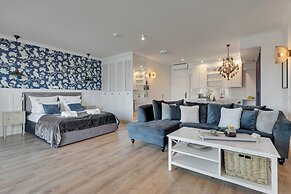 Deo Plaza by Downtown Apartments