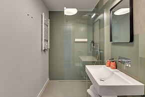 Deo Plaza by Downtown Apartments