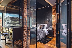 Deo Plaza by Downtown Apartments