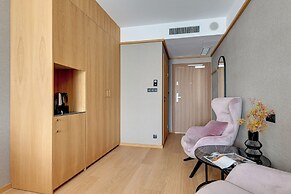 Deo Plaza by Downtown Apartments