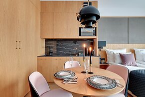 Deo Plaza by Downtown Apartments