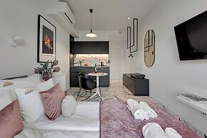 Deo Plaza by Downtown Apartments