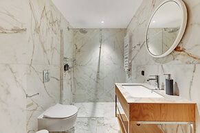 Deo Plaza by Downtown Apartments