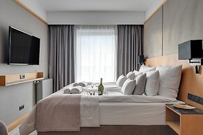 Deo Plaza by Downtown Apartments