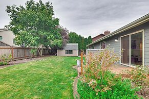 1 Mi to Dtwn: Enumclaw Family Retreat!