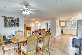 1 Mi to Dtwn: Enumclaw Family Retreat!