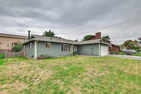 1 Mi to Dtwn: Enumclaw Family Retreat!