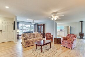 1 Mi to Dtwn: Enumclaw Family Retreat!