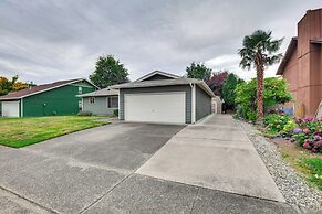 1 Mi to Dtwn: Enumclaw Family Retreat!