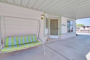 2 Mi to Lake Havasu: Pet-friendly Home w/ Grill!