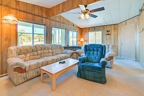 2 Mi to Lake Havasu: Pet-friendly Home w/ Grill!