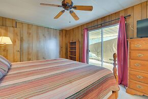 2 Mi to Lake Havasu: Pet-friendly Home w/ Grill!