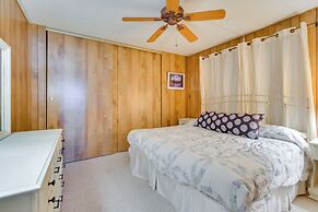 2 Mi to Lake Havasu: Pet-friendly Home w/ Grill!