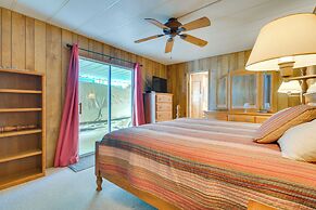 2 Mi to Lake Havasu: Pet-friendly Home w/ Grill!